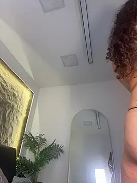 Isa  Blanc online show from May 13, 3:04 am