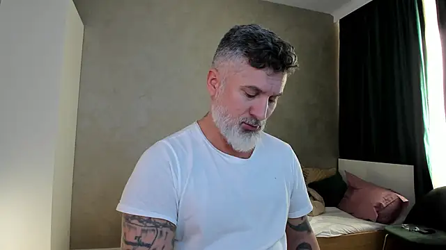 Snapshot of BlowMyXXL chatting on January 7, 10:32 am BlowMyXXL online show from January 7, 10:32 am