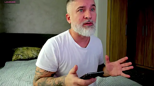 Snapshot of BlowMyXXL chatting on February 2, 10:35 am BlowMyXXL online show from February 2, 10:35 am