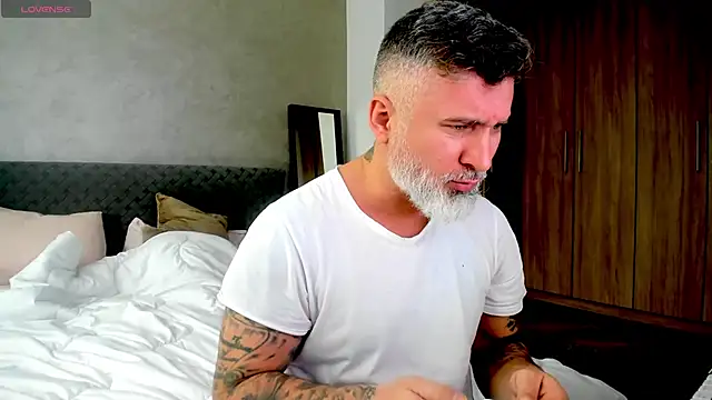 Snapshot of BlowMyXXL chatting on February 15, 11:50 am BlowMyXXL online show from February 15, 11:50 am