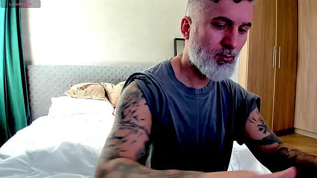 Snapshot of BlowMyXXL chatting on February 20, 10:48 am BlowMyXXL online show from February 20, 10:48 am