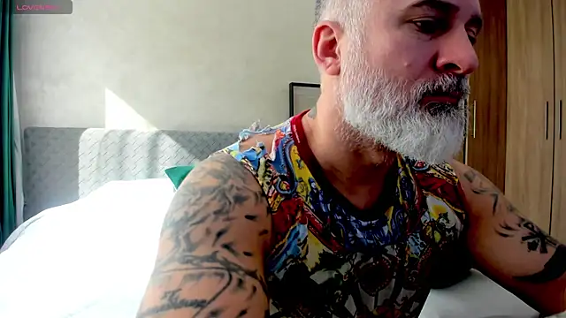 Snapshot of BlowMyXXL chatting on March 9, 8:07 am BlowMyXXL online show from March 9, 8:07 am