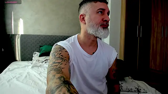 Snapshot of BlowMyXXL chatting on March 20, 6:08 am BlowMyXXL online show from March 20, 6:08 am