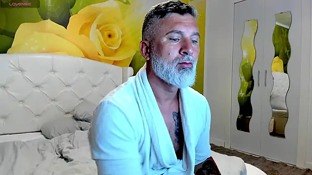 Snapshot of BlowMyXXL chatting on November 5, 2:50 pm BlowMyXXL online show from November 5, 2:50 pm