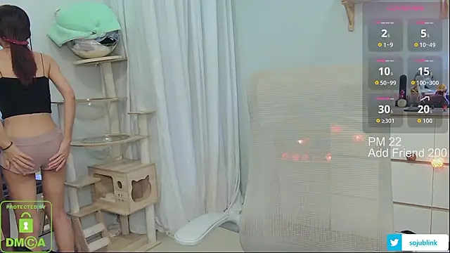 littlemiilk online show from February 4, 7:47 am