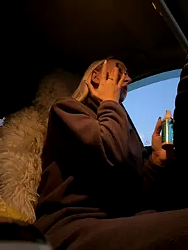 MerlinDave online show from November 17, 1:33 am