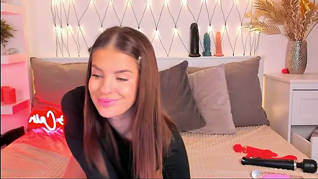 Snapshot of CassyCain chatting on January 8, 9:44 am CassyCain online show from January 8, 9:44 am