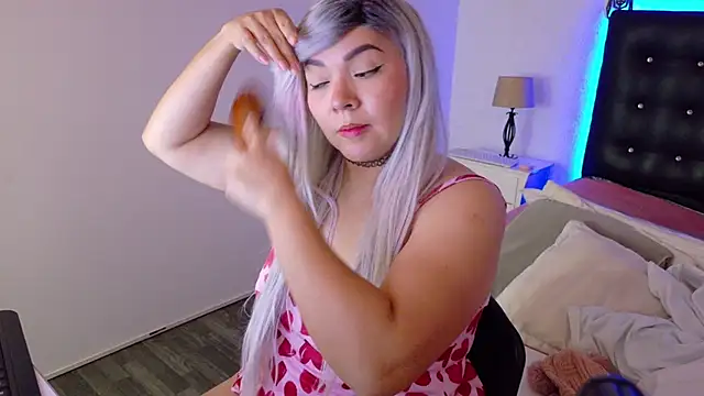 Snapshot of Cuckold_lover69 chatting on December 14, 4:01 am Cuckold lover69 online show from December 14, 4:01 am