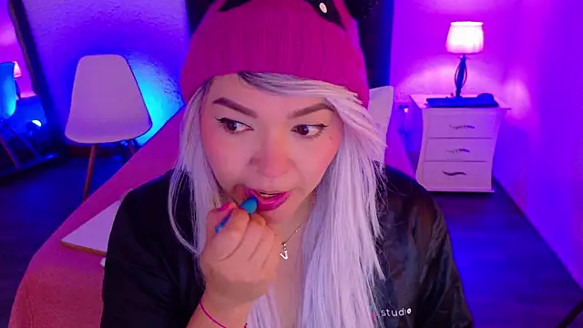 Snapshot of Cuckold_lover69 chatting on February 23, 1:21 pm Cuckold lover69 online show from February 23, 1:21 pm