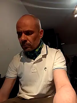 Snapshot of Franc113 chatting on March 24, 11:21 pm Franc113 online show from March 24, 11:21 pm