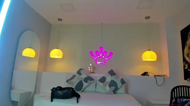 Snapshot of violeth_hill chatting on December 30, 8:25 pm violeth hill online show from December 30, 8:25 pm