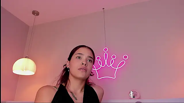 Snapshot of violeth_hill chatting on January 7, 11:45 pm violeth hill online show from January 7, 11:45 pm
