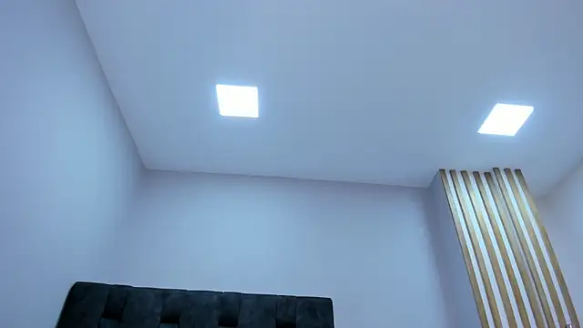 violeth hill online show from November 26, 1:01 pm