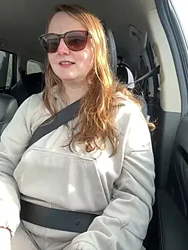 GingerSnap33 online show from February 2, 8:30 pm