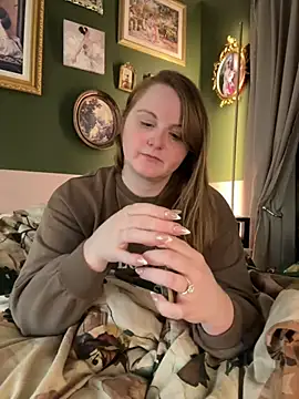 GingerSnap33 online show from March 2, 12:42 am