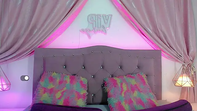 Snapshot of SexyJuliii21 chatting on December 30, 4:09 am SexyJuliii21 online show from December 30, 4:09 am