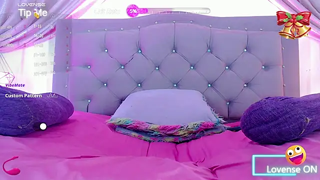 Snapshot of SexyJuliii21 chatting on January 8, 5:05 am SexyJuliii21 online show from January 8, 5:05 am