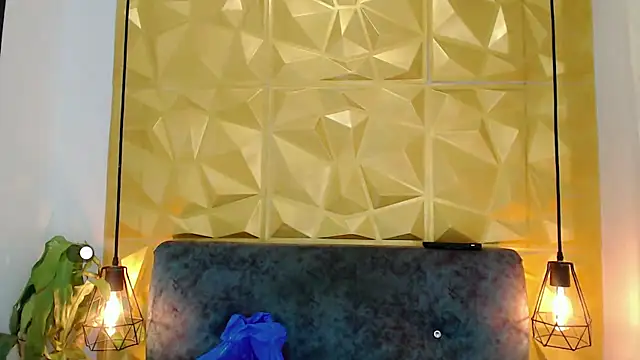 Snapshot of SexyJuliii21 chatting on March 10, 4:28 am SexyJuliii21 online show from March 10, 4:28 am