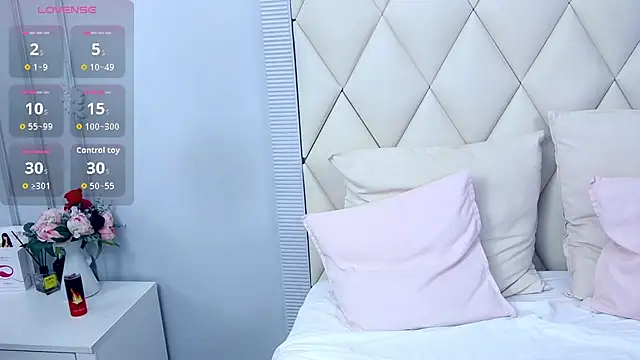 Snapshot of GinaBear chatting on October 3, 6:16 pm GinaBear online show from October 3, 6:16 pm