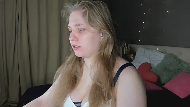 Megan Violer online show from April 16, 5:25 pm