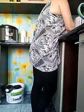 NicoleOlla online show from February 16, 9:15 am