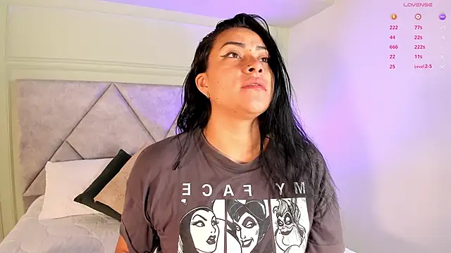 Snapshot of Miss_Ambeer chatting on November 23, 11:43 am Miss Ambeer online show from November 23, 11:43 am