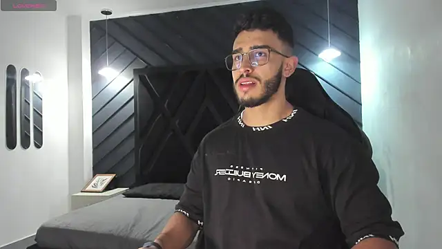 Liam Kleiin online show from November 12, 11:21 am