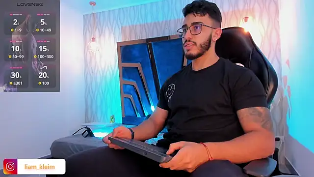 Liam Kleiin online show from November 24, 11:43 am
