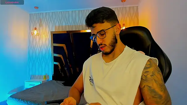 Liam Kleiin online show from December 15, 11:25 am