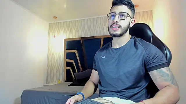 Liam Kleiin online show from March 20, 11:15 am