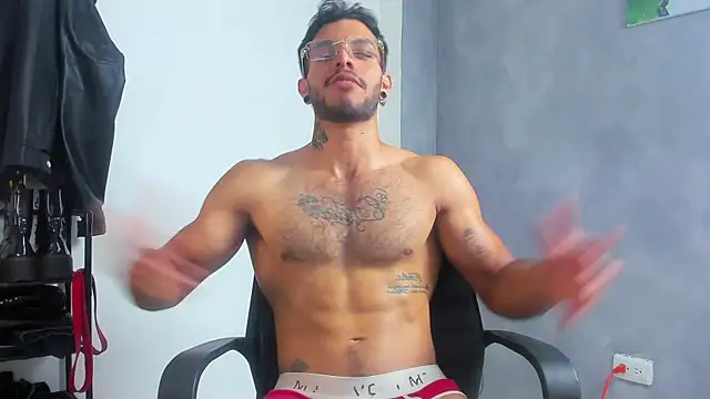 JuanBlade online show from April 13, 2:11 pm