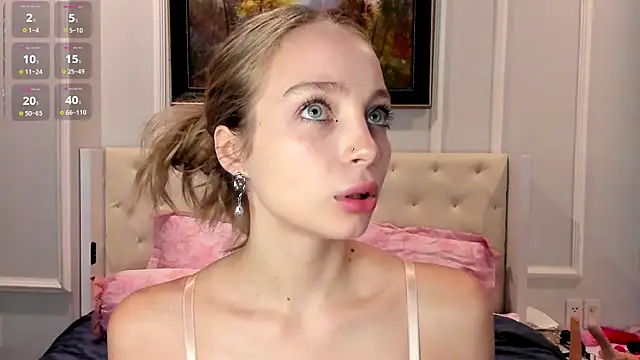 Snapshot of _LISA_BABYMETAL_ chatting on December 3, 4:42 am LISA BABYMETAL online show from December 3, 4:42 am