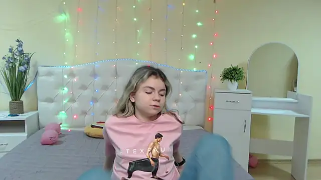 TinaRedly online show from January 29, 12:33 am