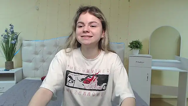 TinaRedly online show from February 3, 9:29 pm