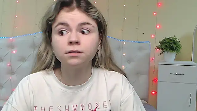 TinaRedly online show from February 4, 12:40 am