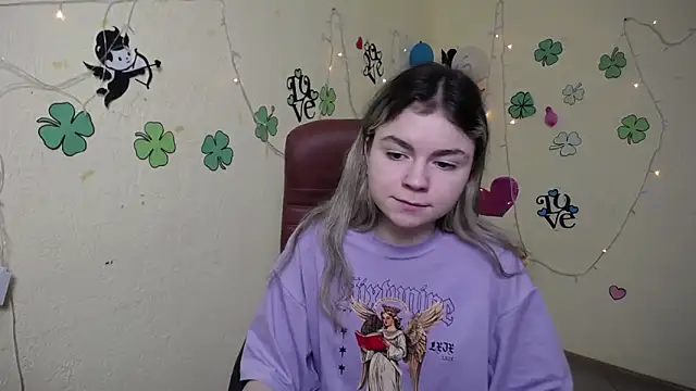 TinaRedly online show from March 14, 9:21 pm