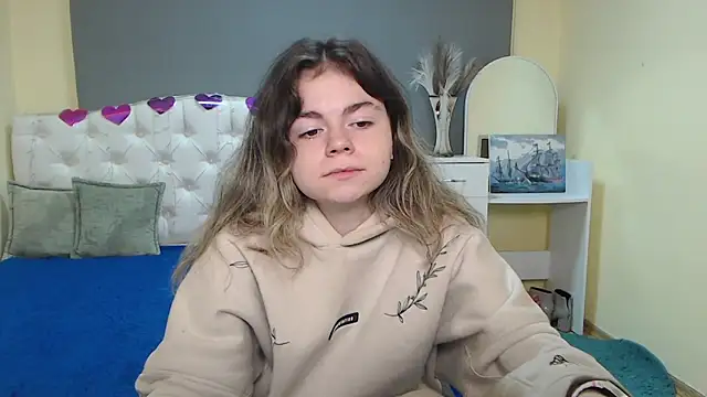 TinaRedly online show from October 2, 5:58 am