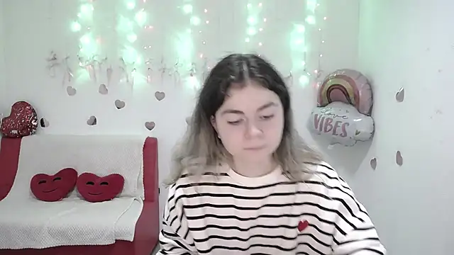 TinaRedly online show from October 6, 5:54 pm