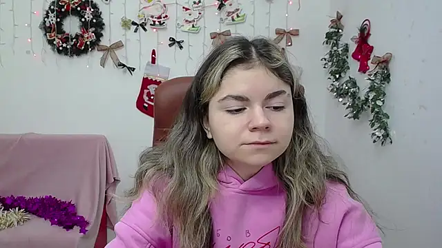 TinaRedly online show from December 17, 6:36 pm