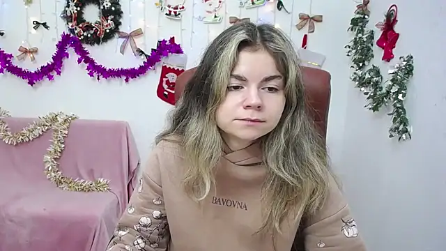 TinaRedly online show from December 20, 6:48 pm