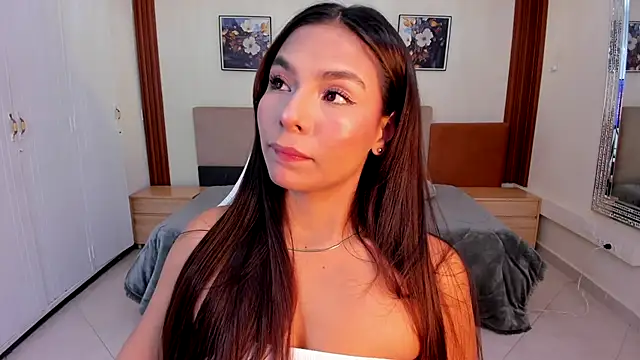 Snapshot of amira_cute2 chatting on December 23, 10:46 am amira cute2 online show from December 23, 10:46 am