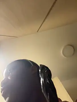 kellya  online show from March 1, 1:32 am