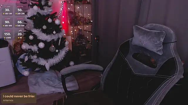 lissamuff online show from December 15, 4:44 pm