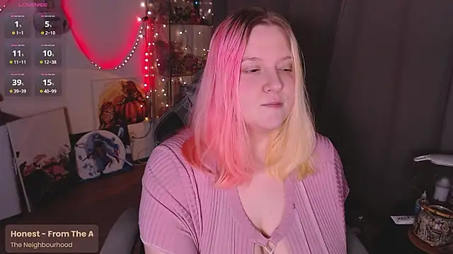 lissamuff online show from March 15, 5:30 pm