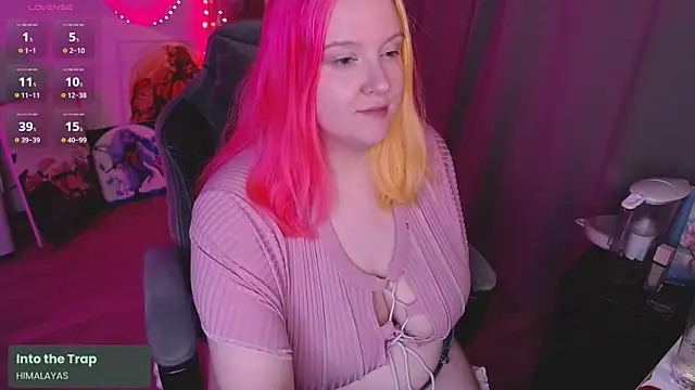 lissamuff online show from April 14, 5:08 pm