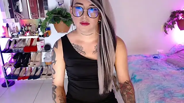 Laveneno ortiz07 online show from February 9, 11:53 pm