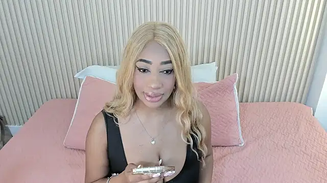 charlottebrowns  online show from May 14, 12:34 pm