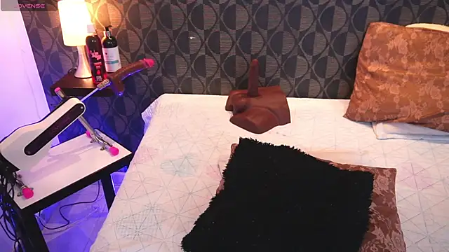 SharomRoss online show from November 22, 7:35 pm