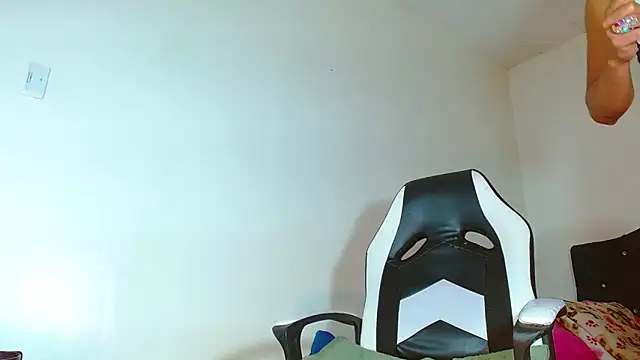 bellatrixx 69 online show from January 3, 4:22 am