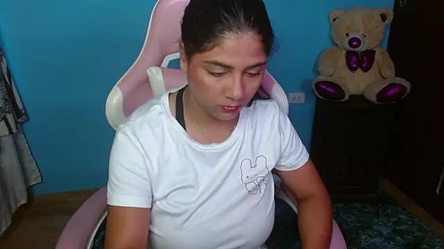 Snapshot of Candela-Smith chatting on February 26, 10:09 pm Candela-Smith online show from February 26, 10:09 pm